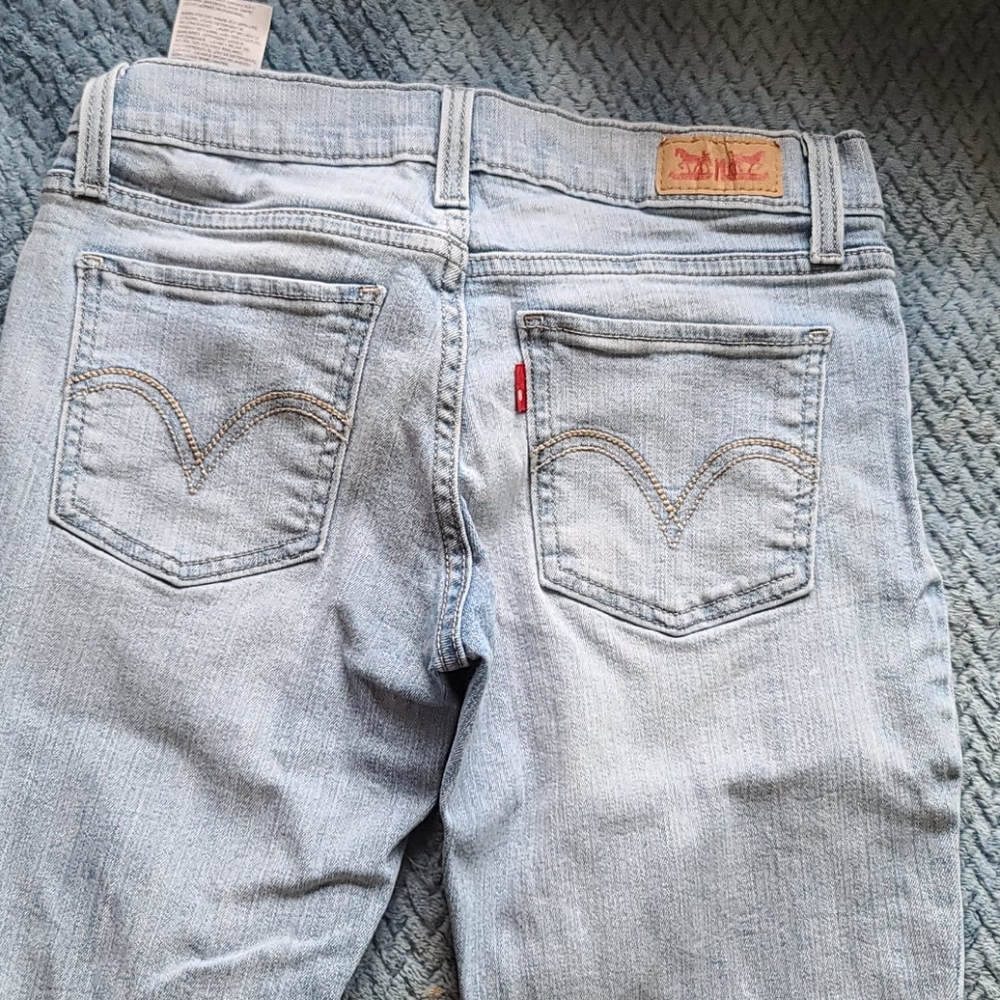 Levis 524 skinny fit size 27